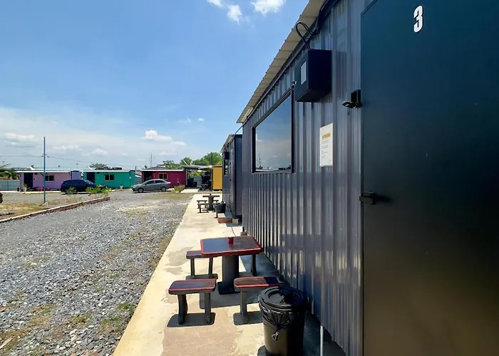 Padang Besar Gray Cabin